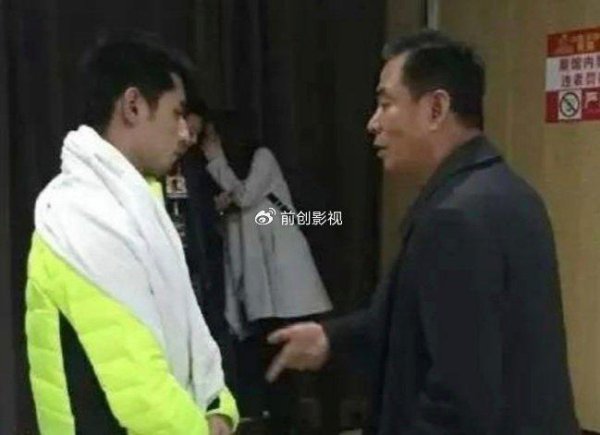 张继科荒僻低调!因63岁蔡振华来了!弯腰合手手问候